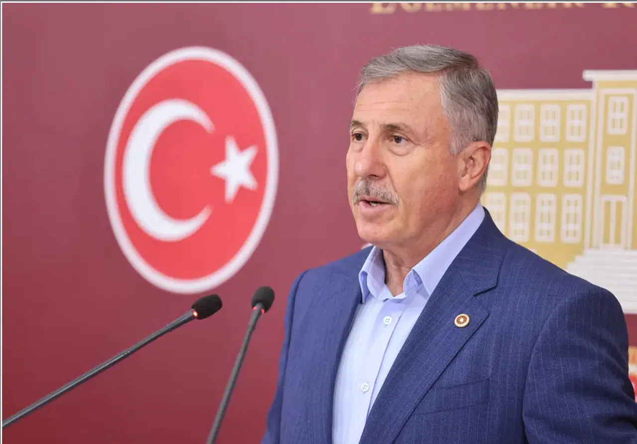 Selçuk Özdağ’dan Hükümete İsrail İle Ticaret Tepkisi: “Ya Yasağa Sadık Kalın Ya da Dürüstçe Devam Ediyoruz Deyin!”
