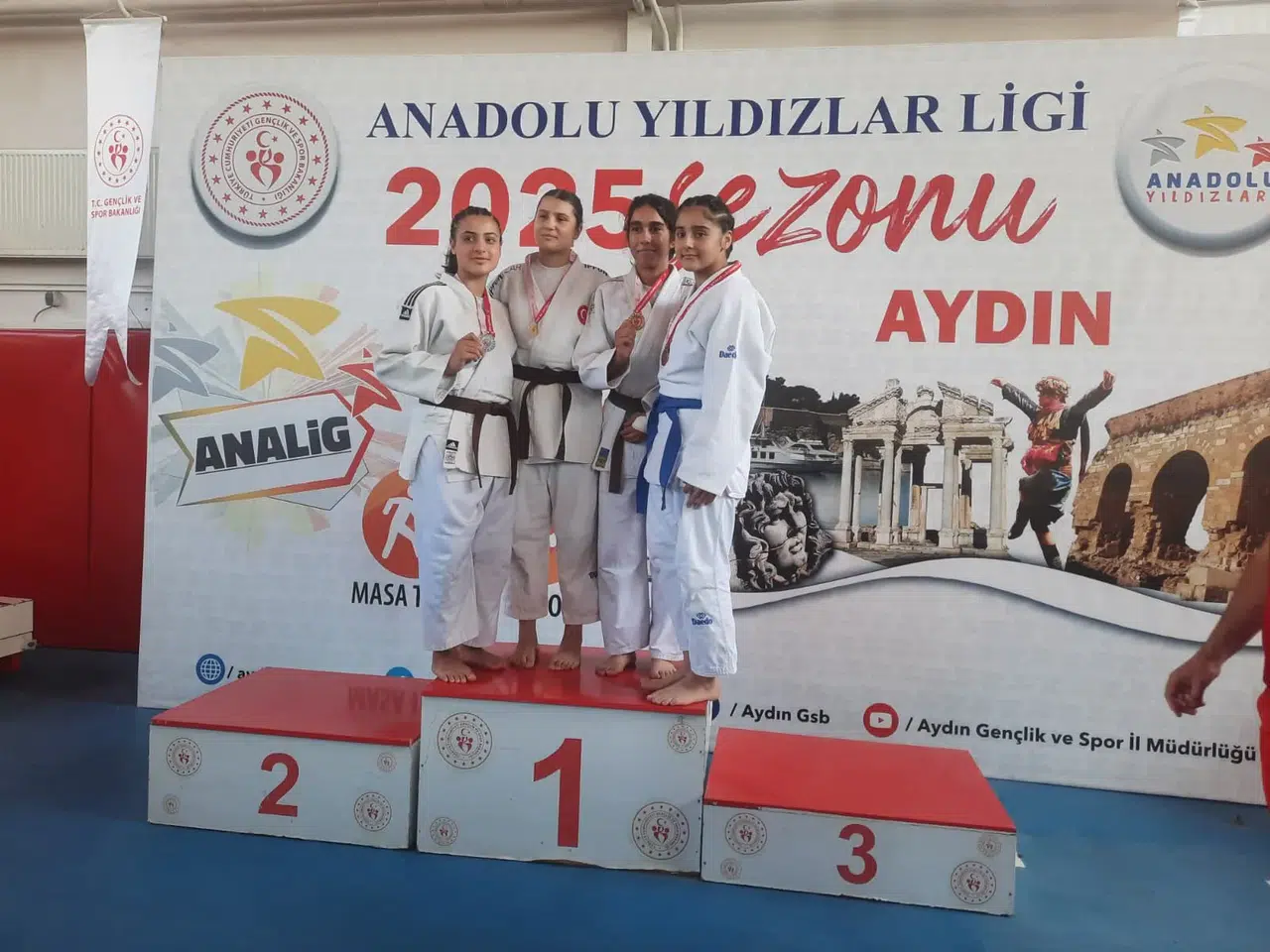 Salihlili judocu Zeynep Sağır, Türkiye üçüncüsü oldu