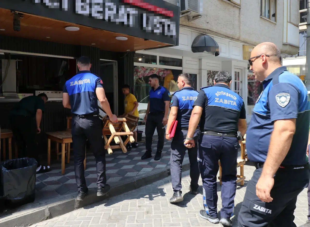 Turgutlu'da kaldırım işgaline son!
