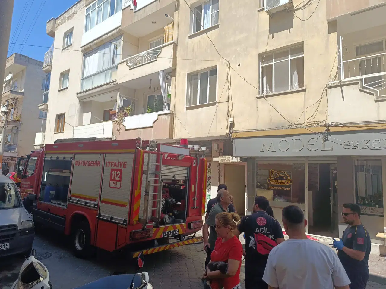 Turgutlu'da korkutan konut yangını