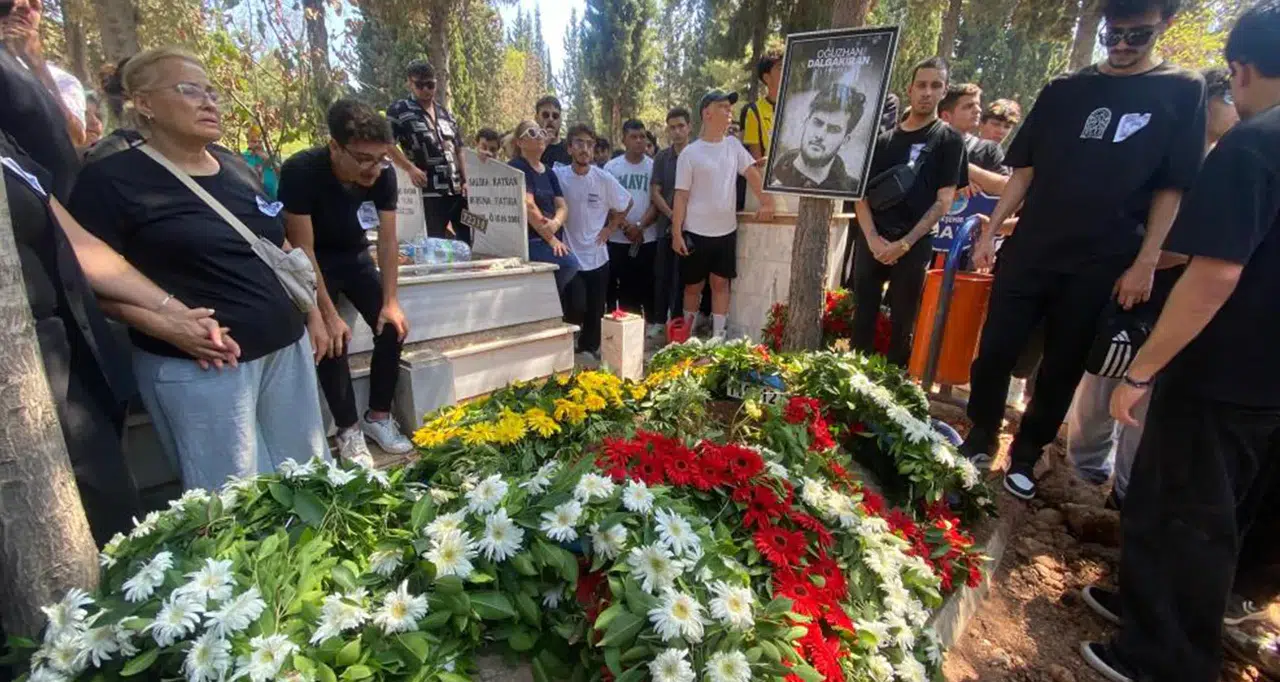 Jrokez sevenleri eşliğinde toprağa verildi