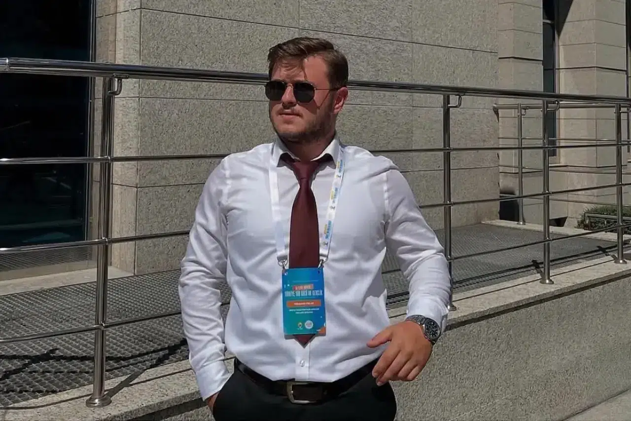 AK Partili başkan tutukluk yapan silahıyla oynarken hayatını kaybetti