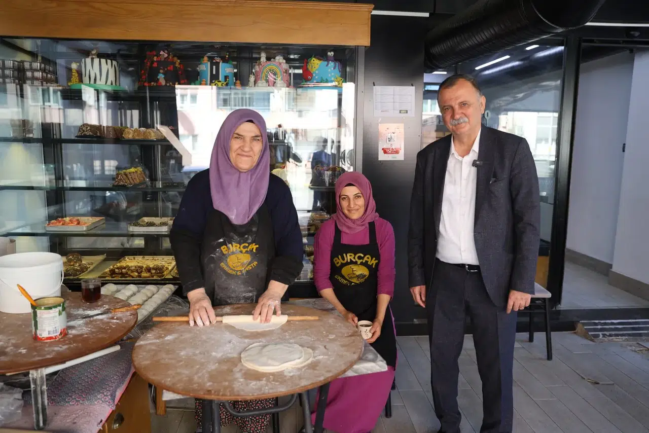Başkan Balaban Manisa esnafını ziyaret etti