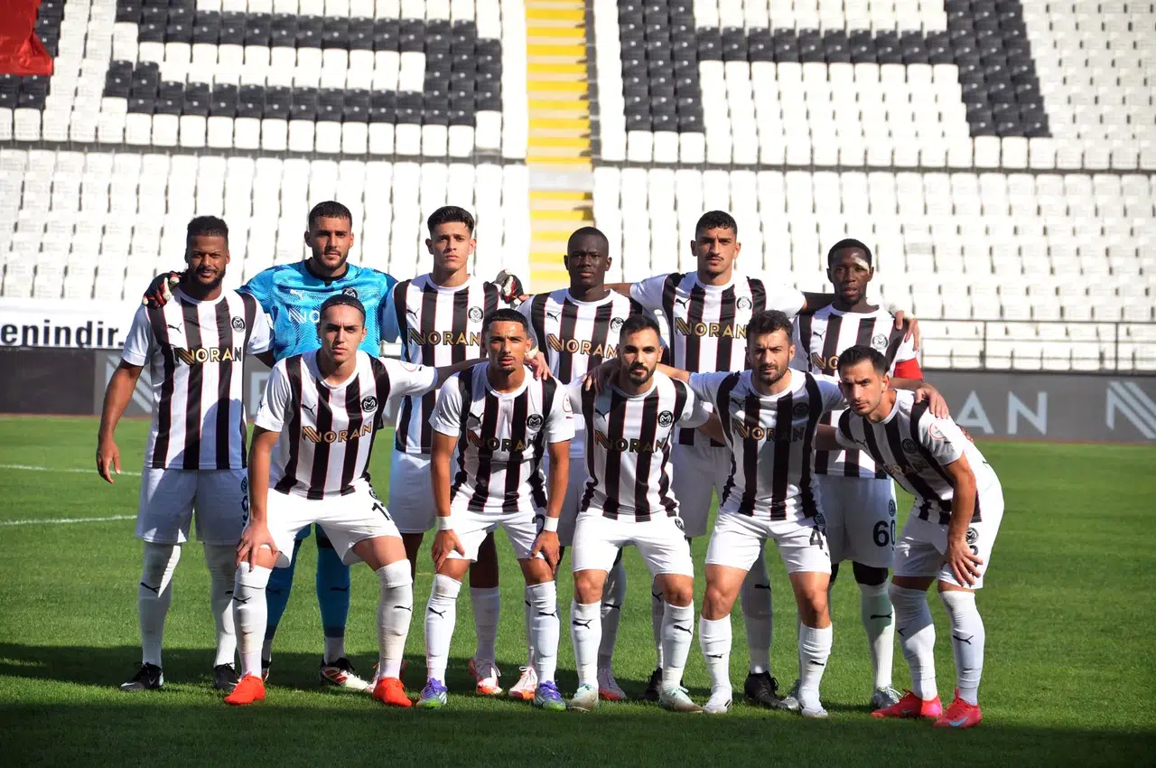 Manisa FK evinde ağır yaralı