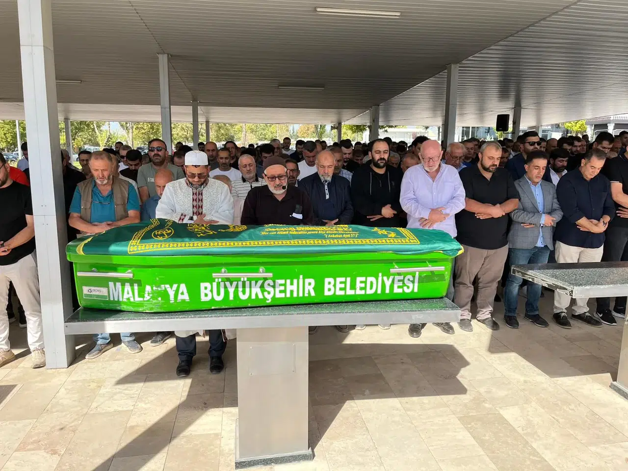 Boş arazide cesedi bulunan şahıs toprağa verildi