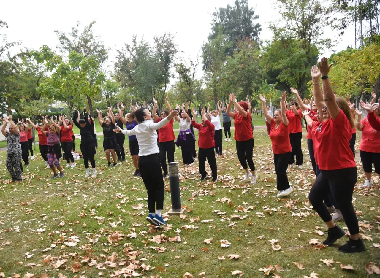 Manisa'da kadınlar spor haftasında bir araya geldi