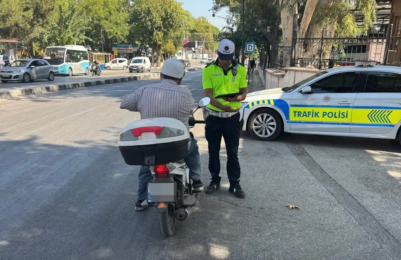 Manisa'da motosiklet denetiminde ceza yağdı