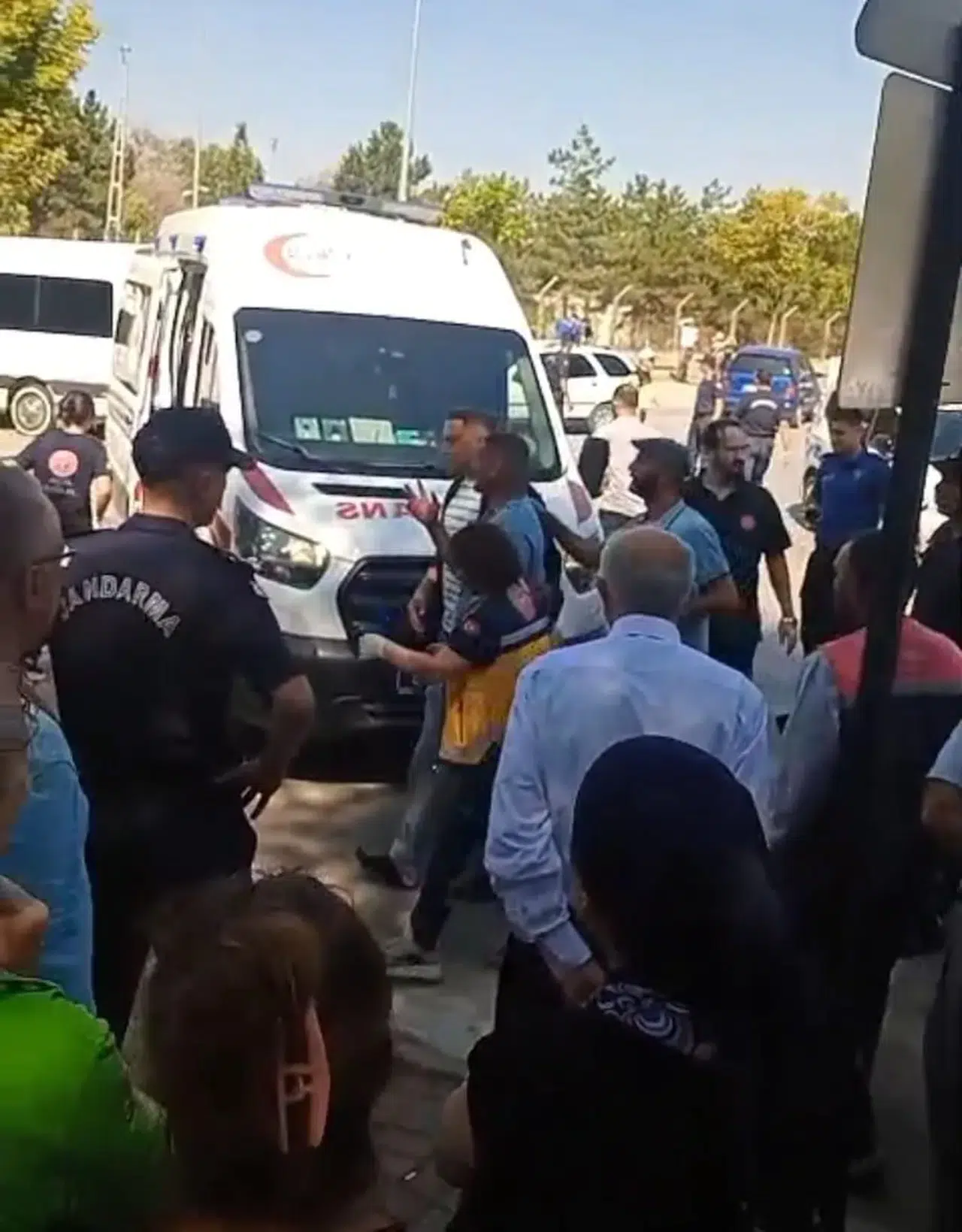 Kocası parkta dehşet saçtı!