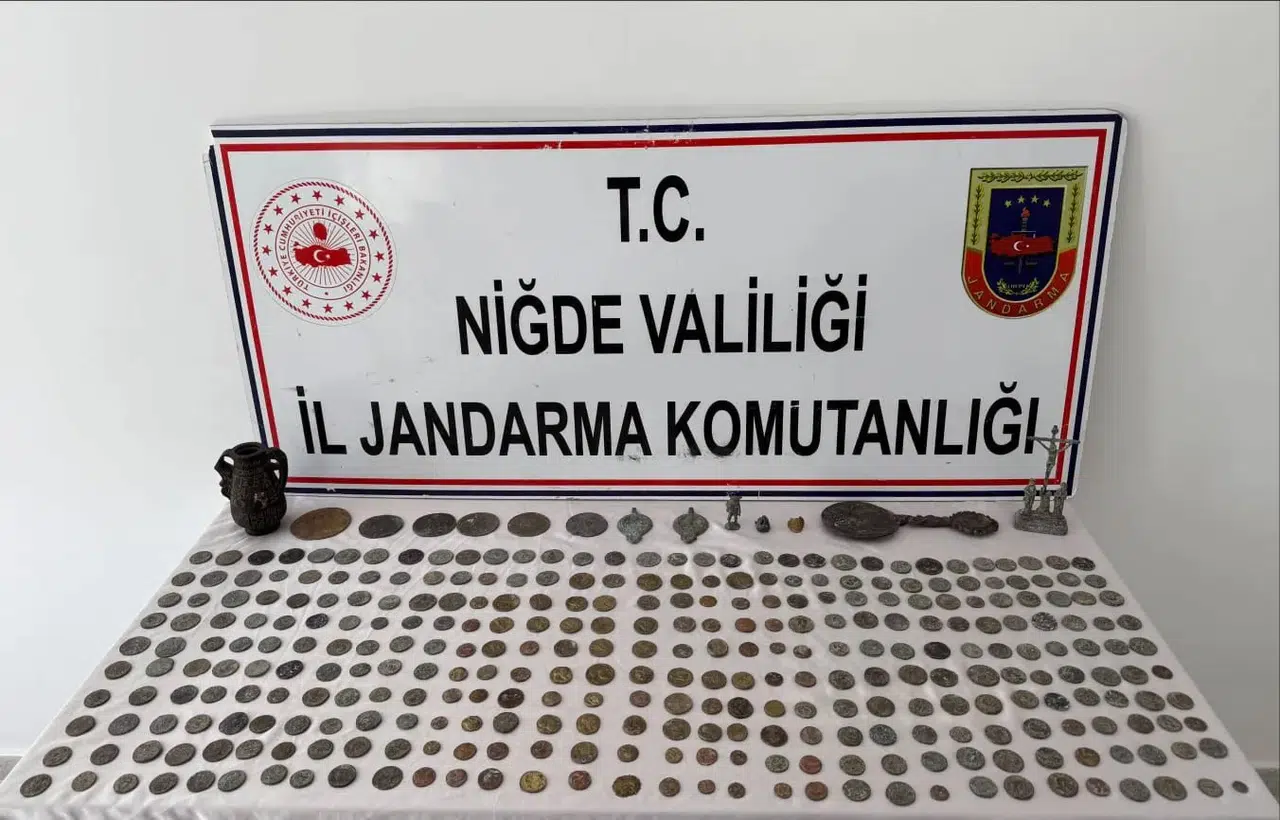 Jandarma 334 parça tarihi eser ele geçirdi