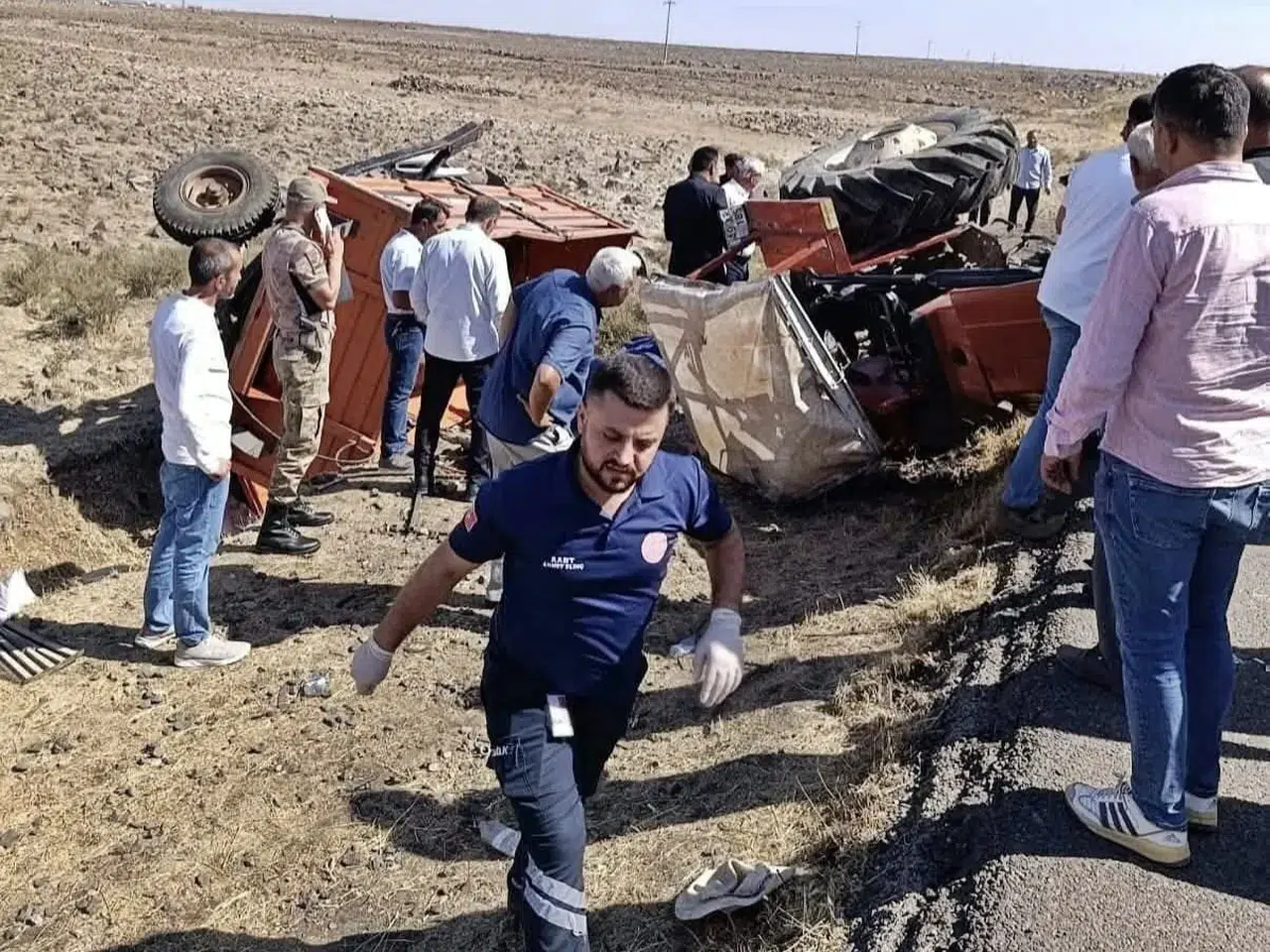 Traktör kazasında 1 kişi öldü, 4 kişi yaralandı