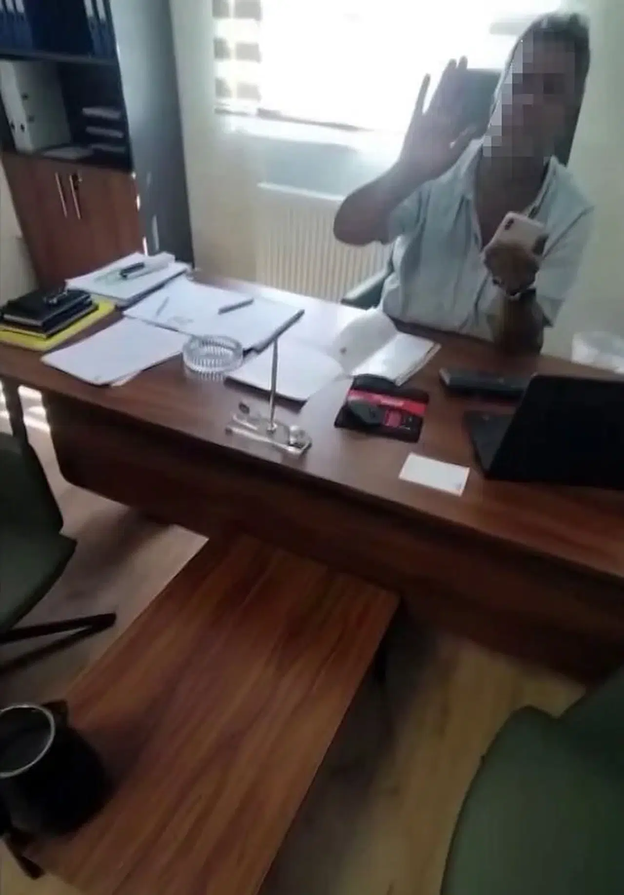 İşten çıkarılan kadın şefine öyle bir şey yaptı ki...