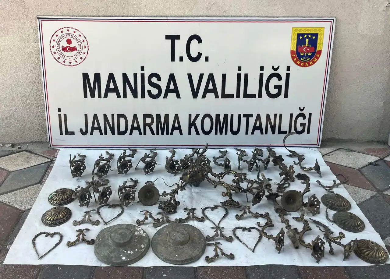 Manisa’da 10 kişi kaçak kazı yaparken yakalandı