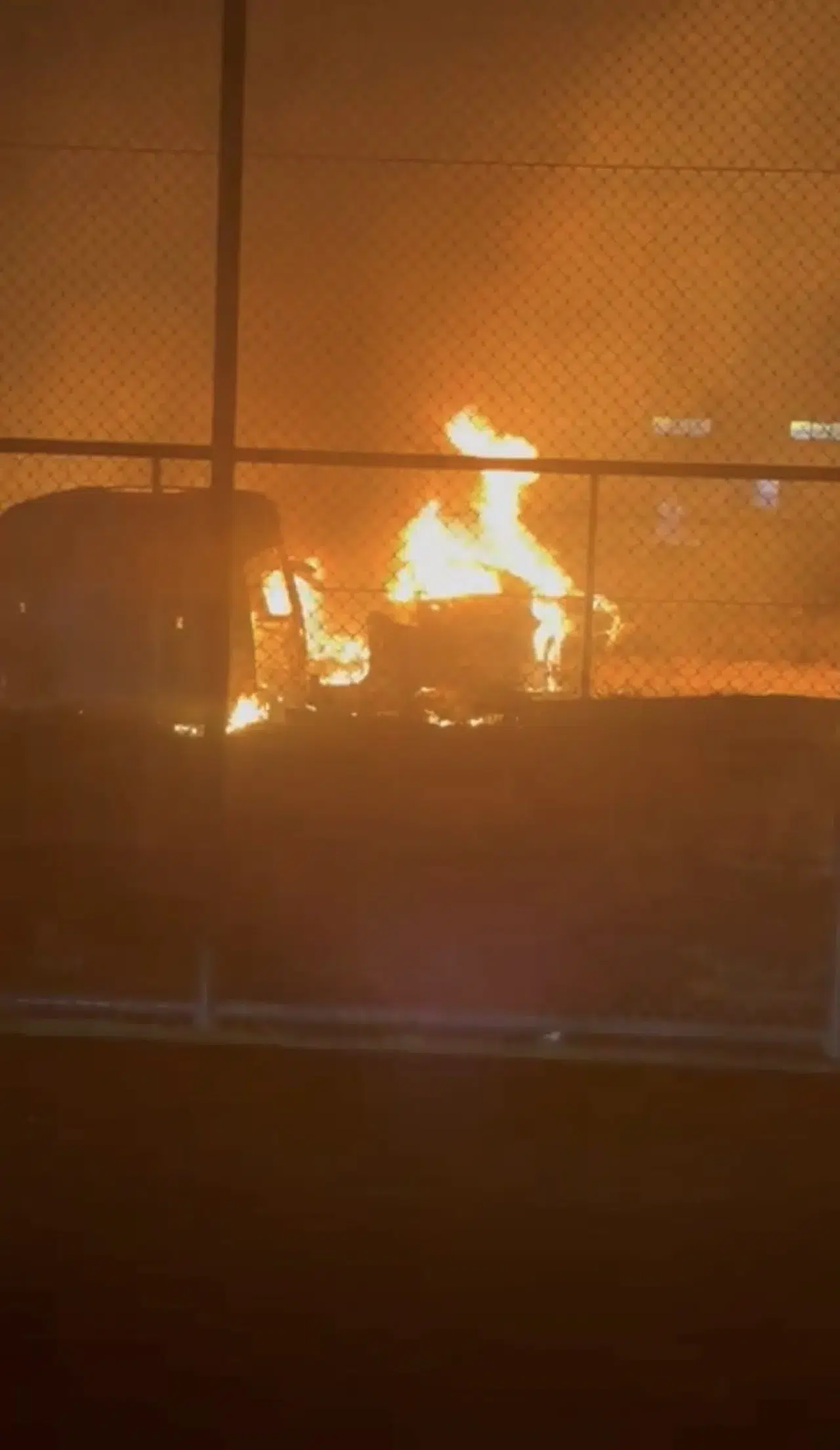 Hurda araç deposunda çıkan yangın korkuttu