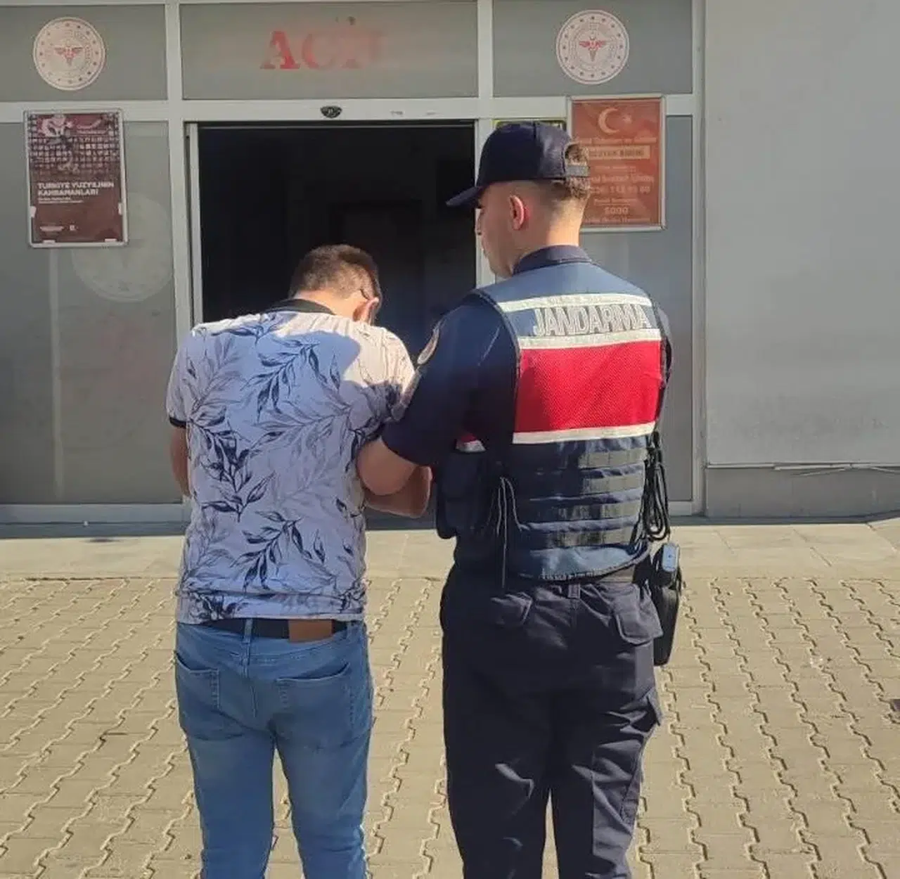 Kesinleşmiş cezası bulunan şahıs jandarmadan kaçamadı