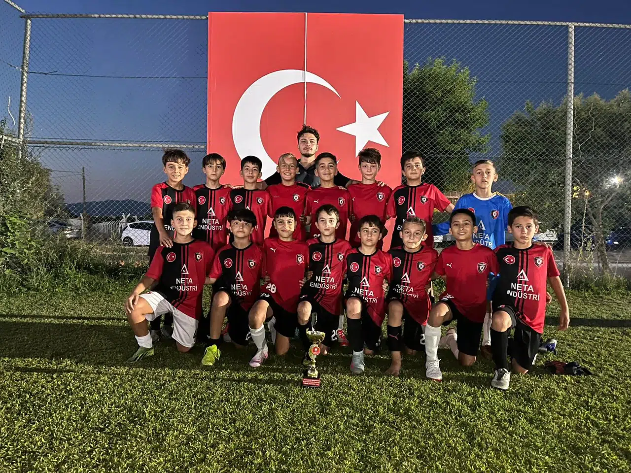 Yıldızspor 45 FK U11 Takımı, Saruhanlı’nın Kurtuluş coşkusunda sahaya çıkıyor