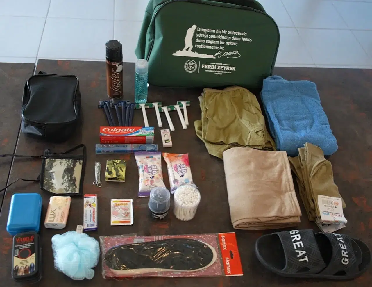 Manisalı gençlere “asker çantası” desteği