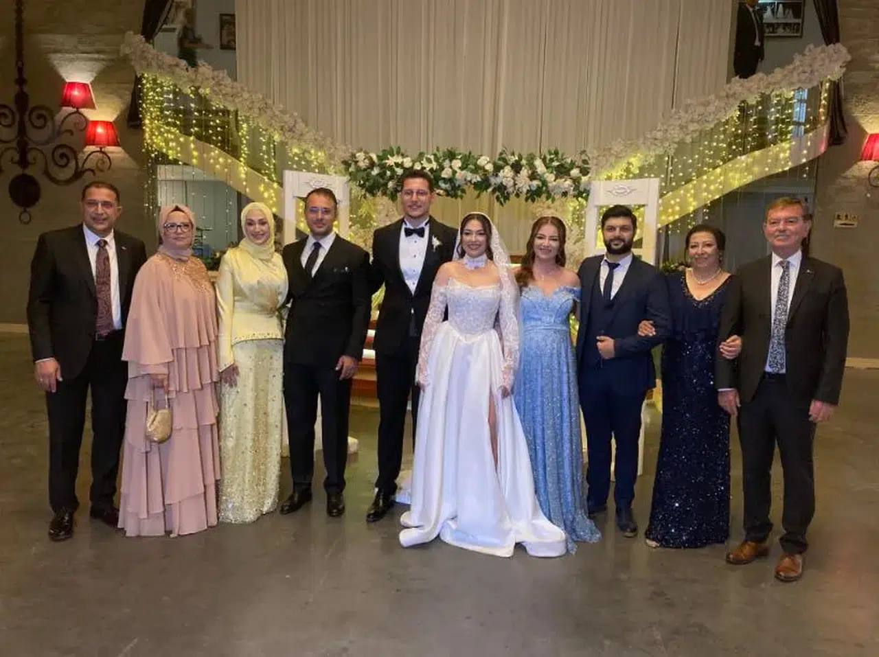 Siyaset ve iş dünyasını birleştiren düğün