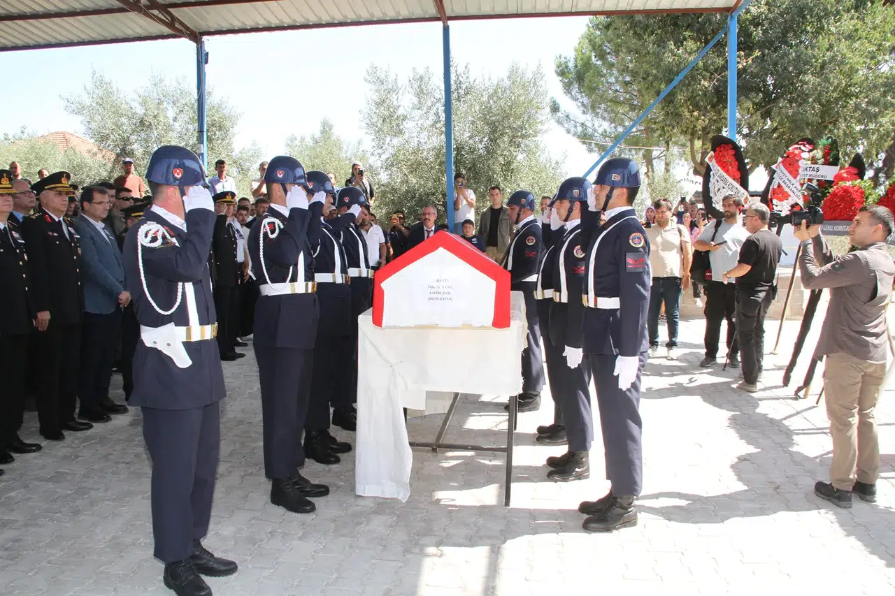 Manisa şehidi memleketinde toprağa verildi