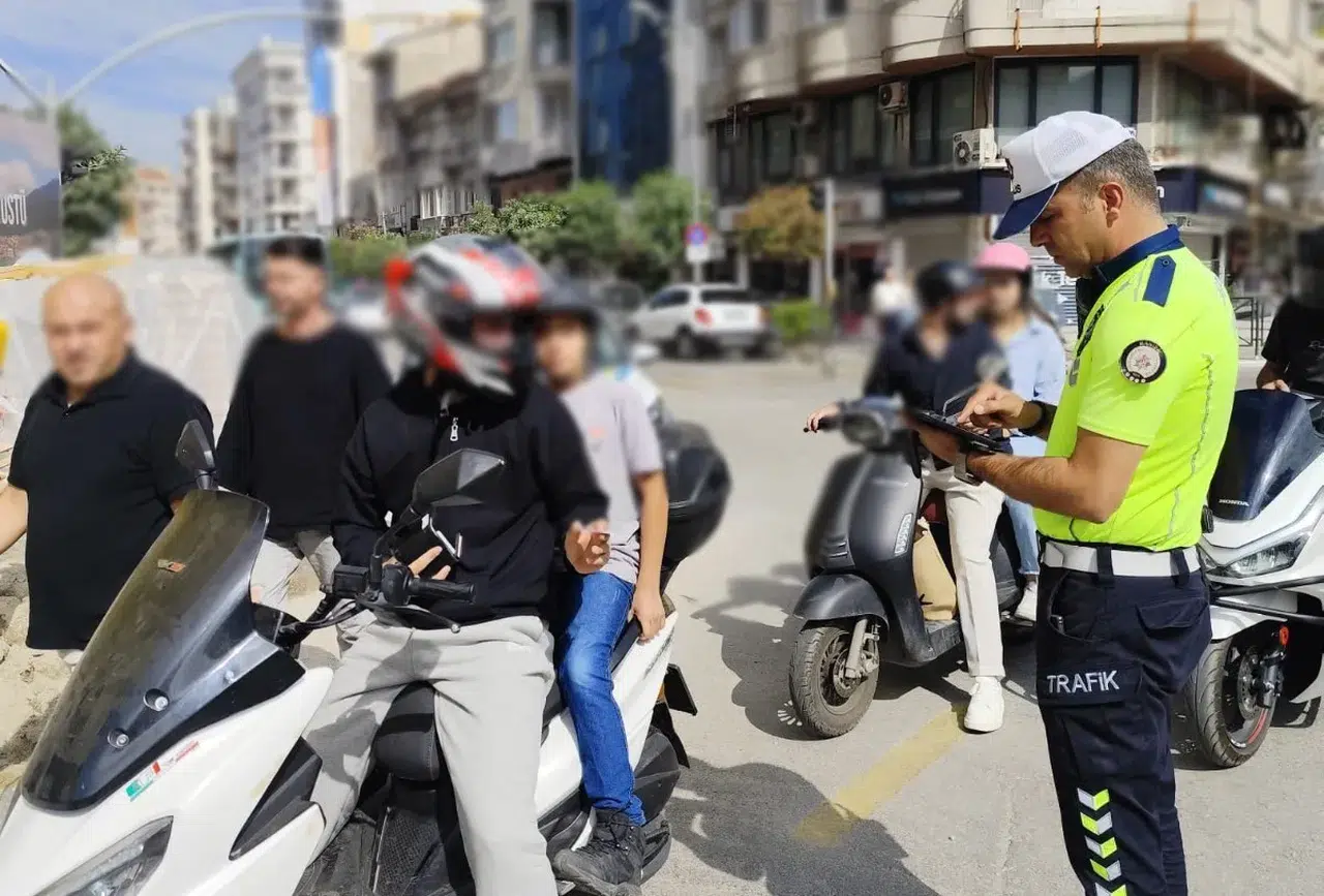 Manisa'da motosiklet sürücülerine ceza yağdı