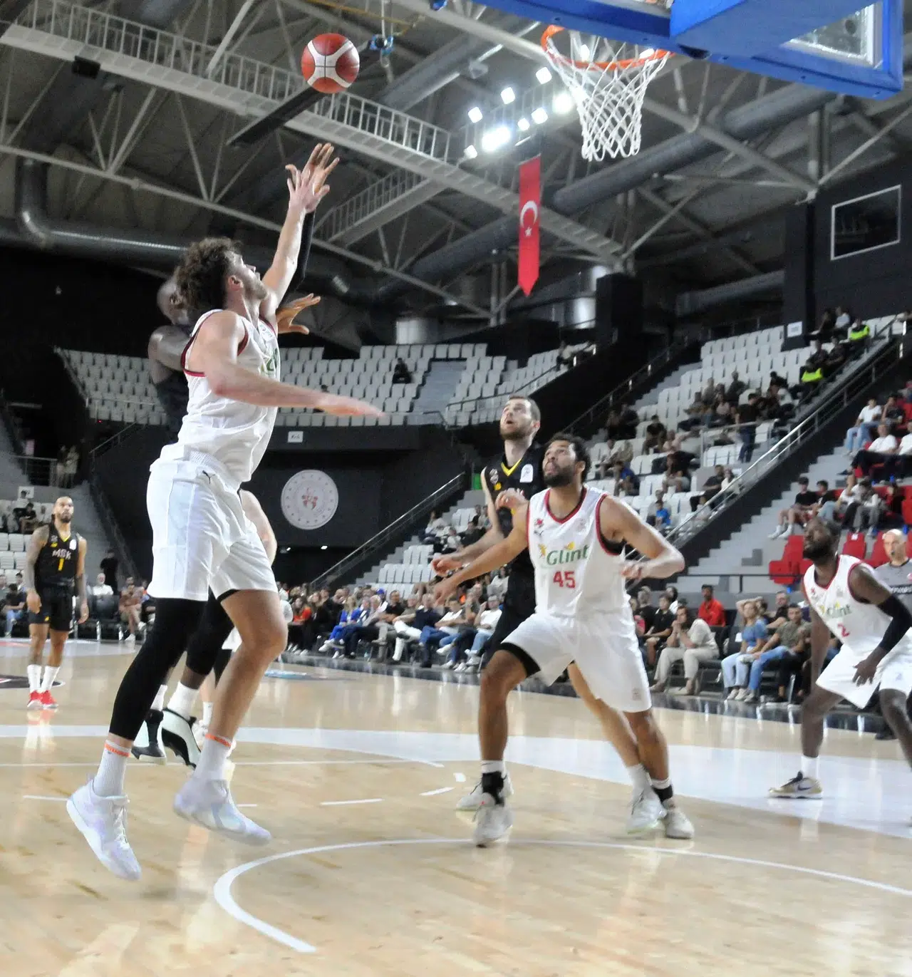 MANİSA BASKET EVİNDE İLK MAÇTA MAĞLUP