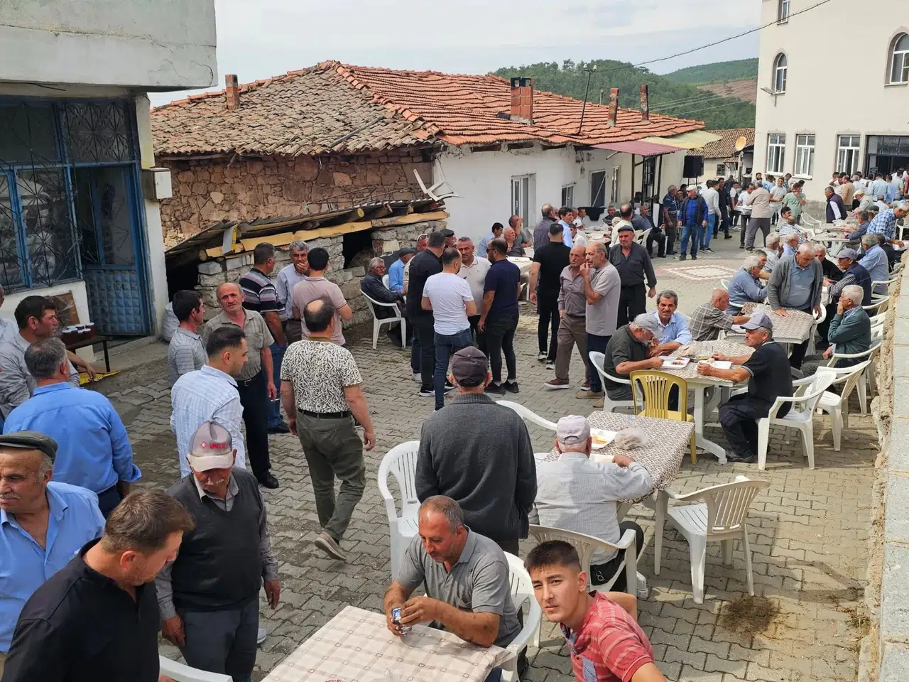 Beğenler Köyü sakinleri hayır yemeğinde buluştu