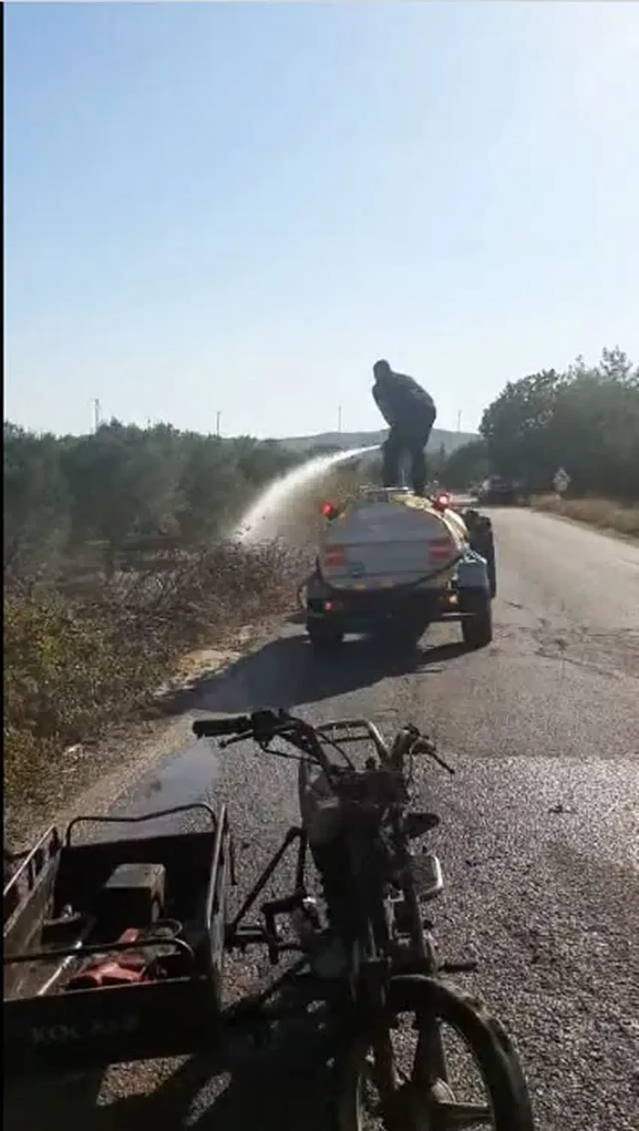 Manisa'da seyir halindeki motosiklet alev aldı