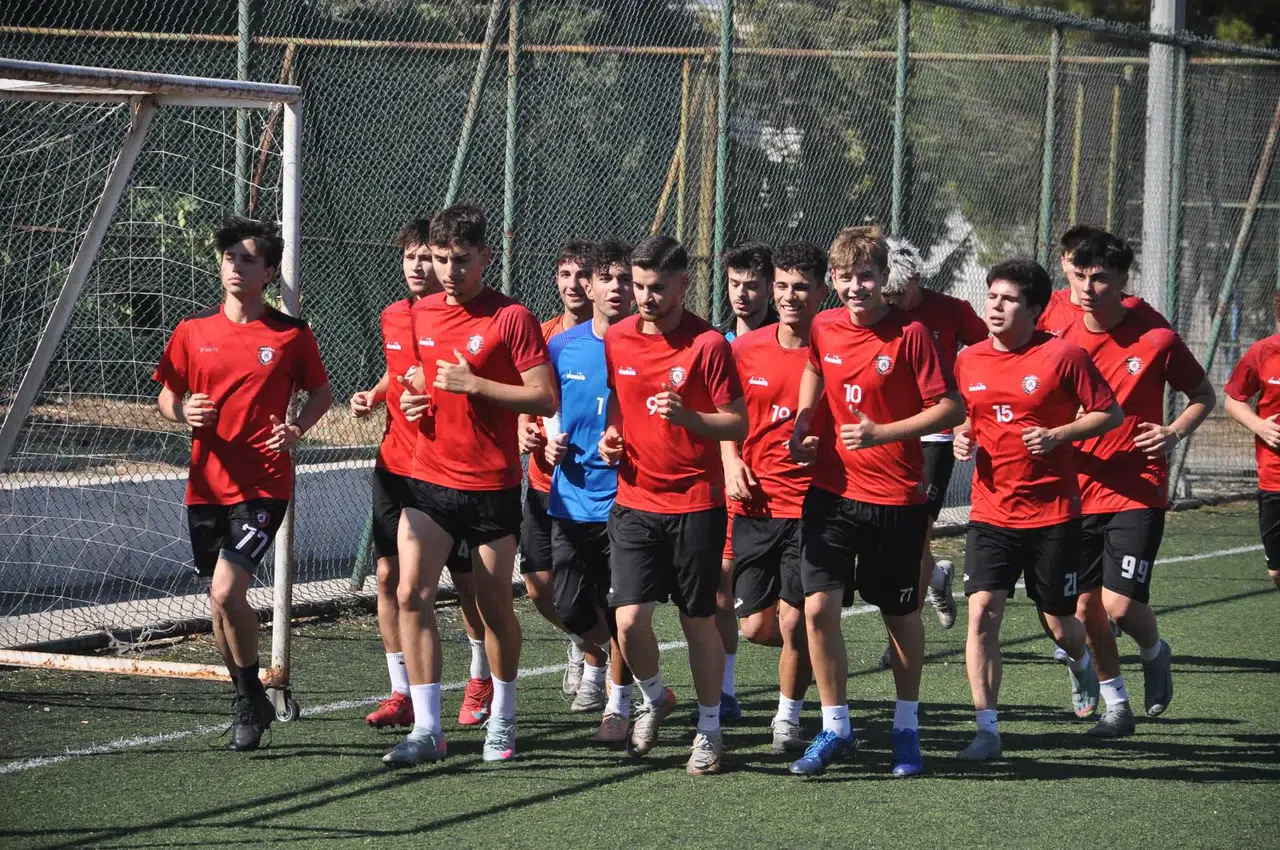 Yıldızspor 45 FK genç yetenekleriyle sezona umutla başladı