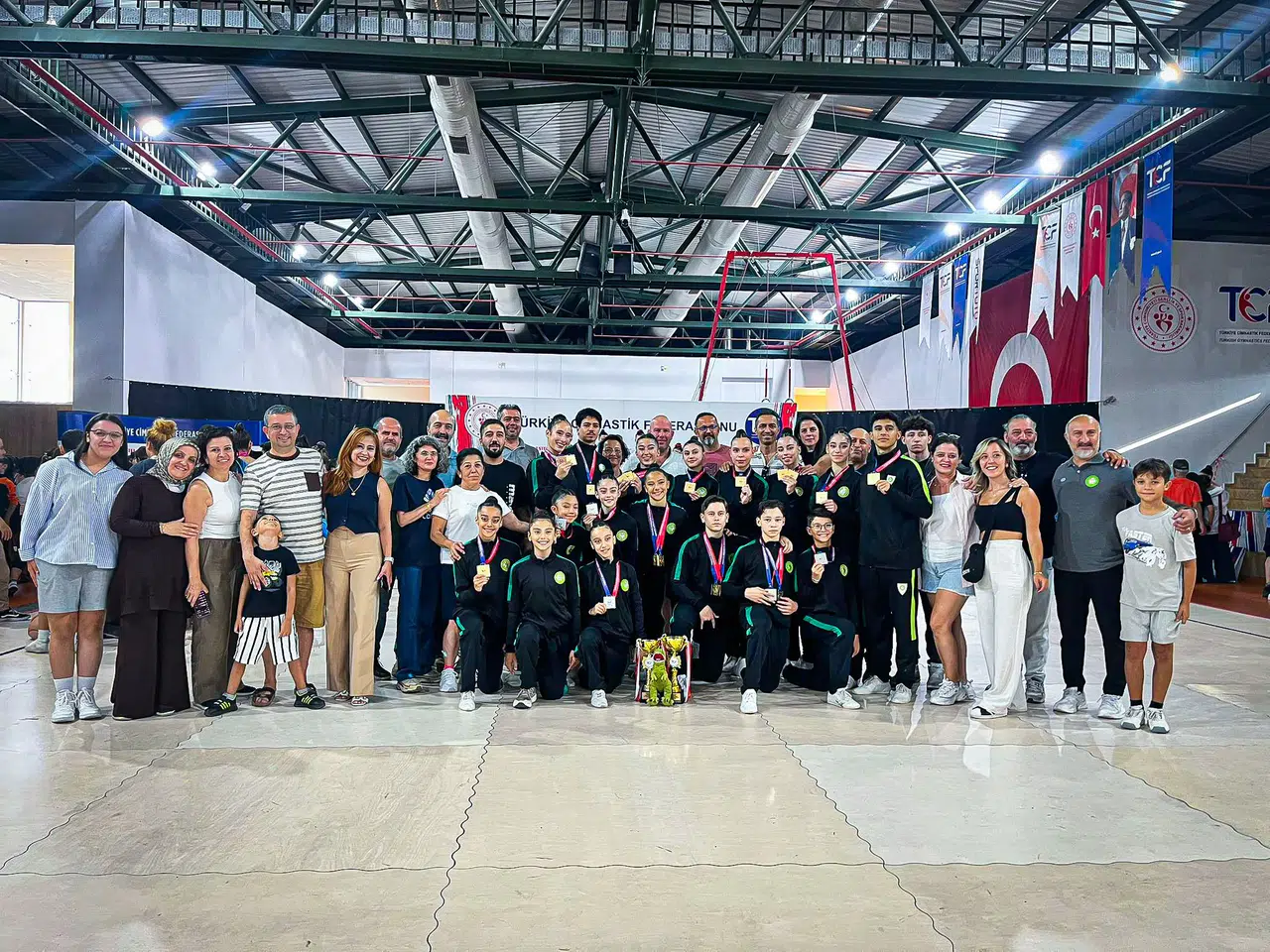 Manisa BBSK Cimnastik takımından 26 madalya