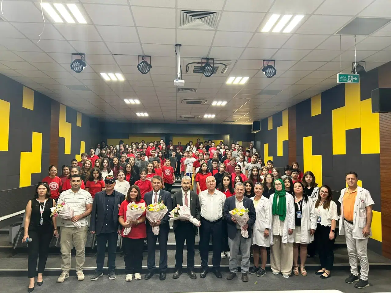 Gaziler, gençlerle bir araya geldi