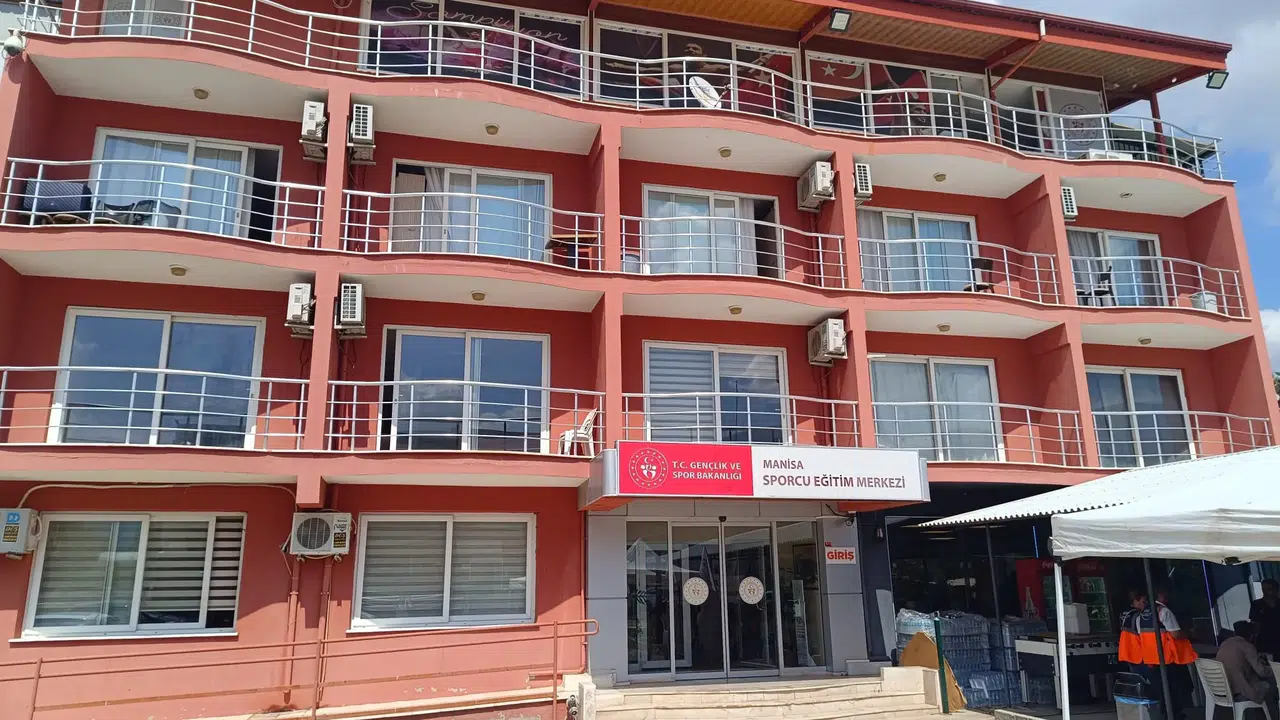 Deprem eğitimi sırasında depreme yakalandılar