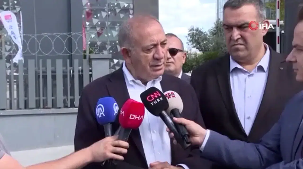 Gürsel Tekin'den CHP Lideri Özel'e sert tepki