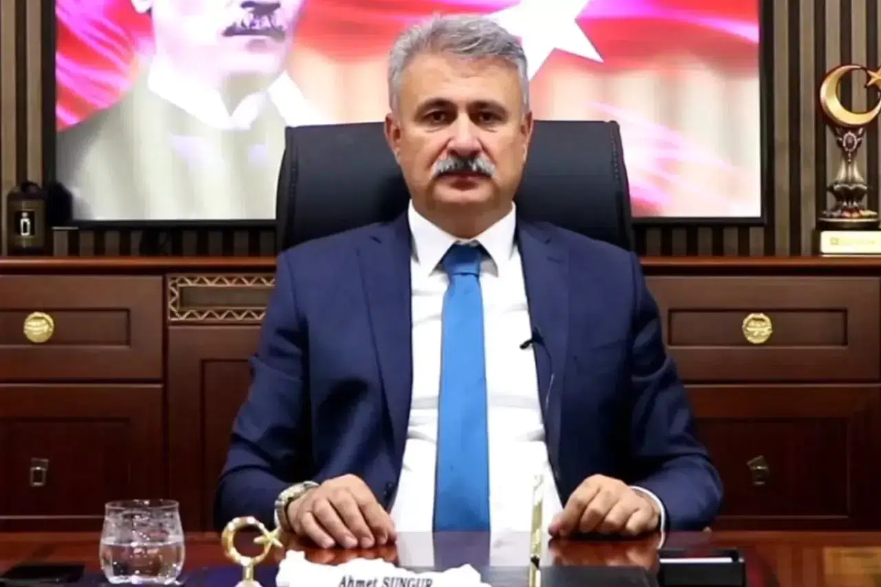 AK Partili Belediye Başkanına şok gözaltı