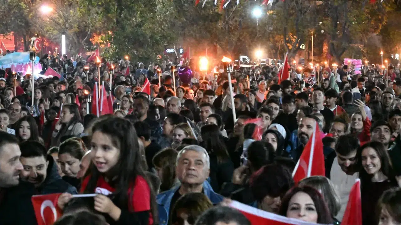 Salihli’de Fener Alayı coşkusu yaşandı