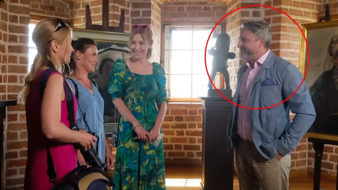 Dün dizilerde oynuyordu bugün Interpol peşinde