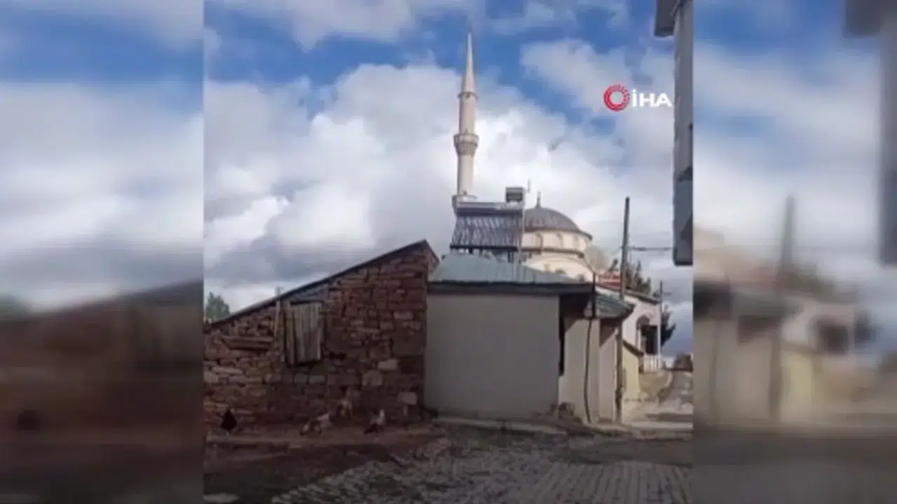 Camiden gülümseten anons