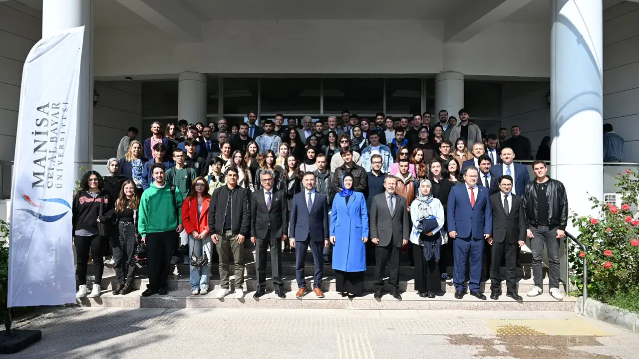 TUSAŞ Genel Müdüründen MCBÜ öğrencilerine konferans