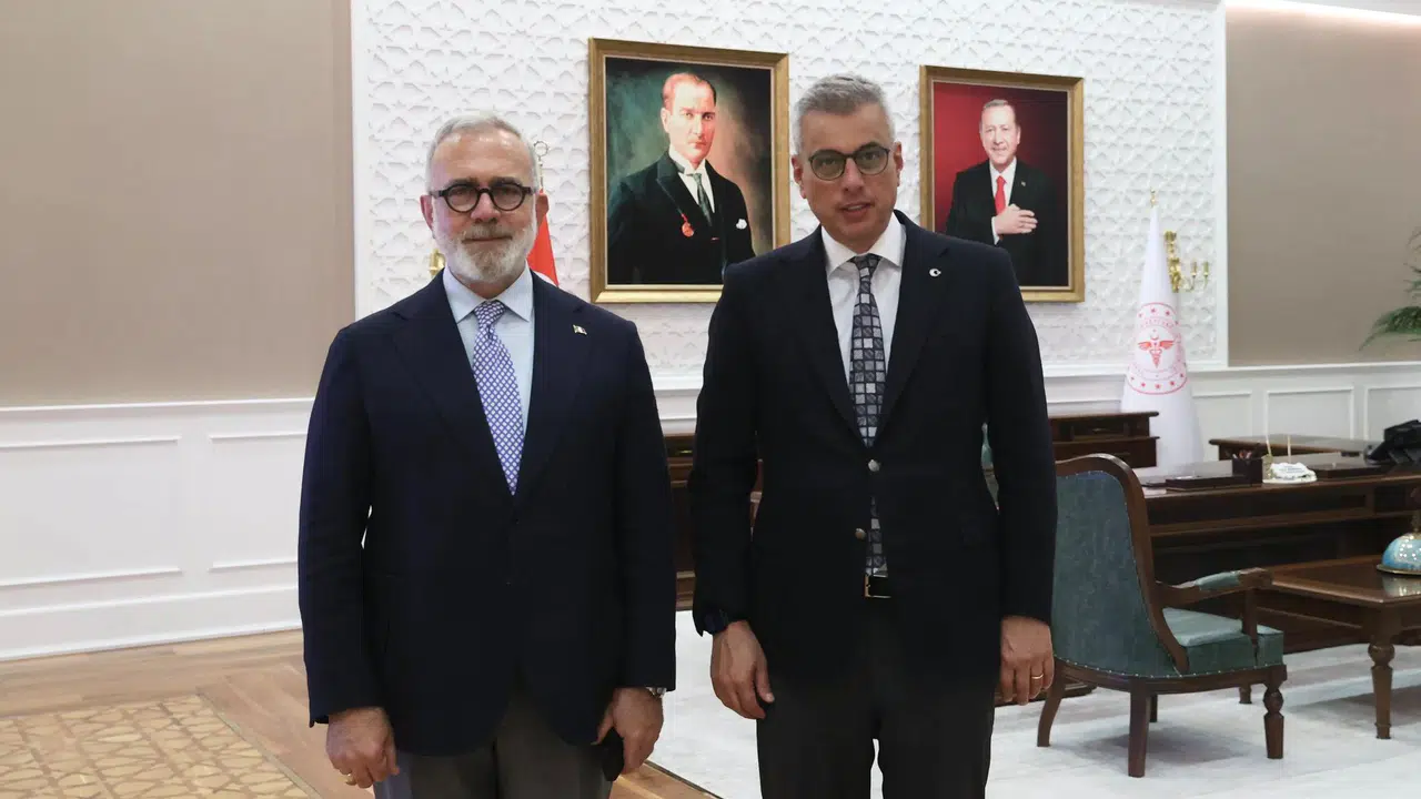 YENİŞEHRİLİOĞLU: MANİSA’MIZIN SAĞLIK ORDUSU GÜÇLENMEYE DEVAM EDİYOR