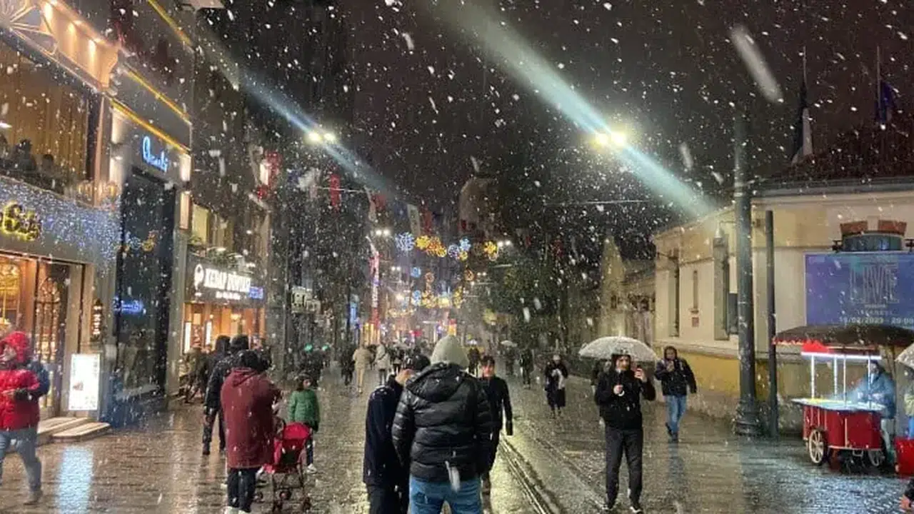 İstanbul’da Kar Başladı! Hangi İlçelerde Etkili Olduğu Belli Oldu