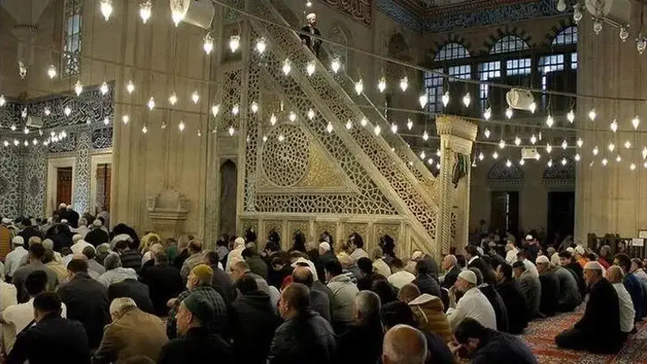 16 Ocak 2026 Cuma Namazı Vakitleri ve Kılınış Rehberi: İstanbul, Ankara, İzmir ve 81 İl İçin Saatler Açıklandı