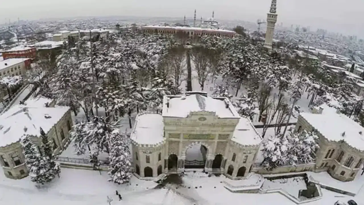 12 Ocak 2026 Pazartesi İstanbul’da Üniversiteler Tatil Mi? Kar Tatili Açıklamaları Geldi Mi?