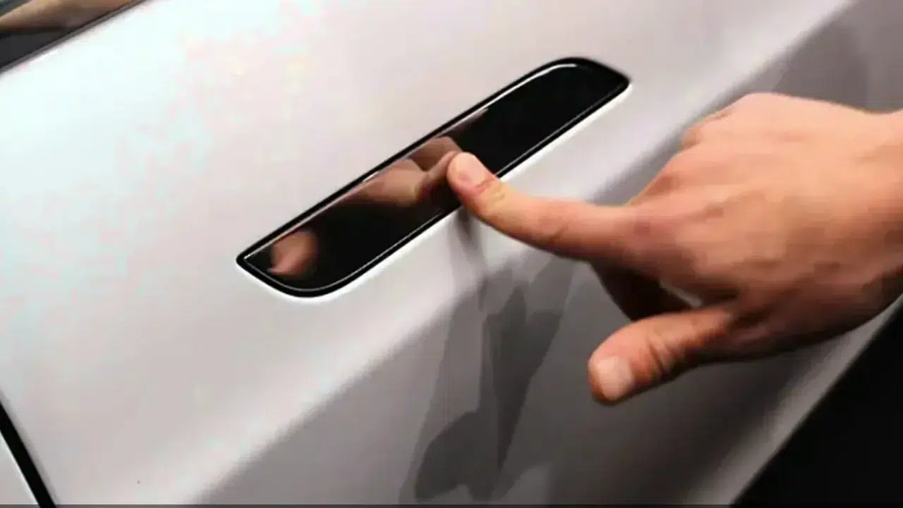 Elektrikli Araçlarda Devir Değişiyor! Çin’den Gömme Kapı Kollarına Yasak Kararı