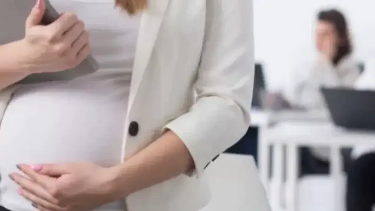 Doğum İzni 24 Haftaya Çıkıyor mu? Yeni Düzenlemede Kapsam ve Takvim Belli Oluyor!