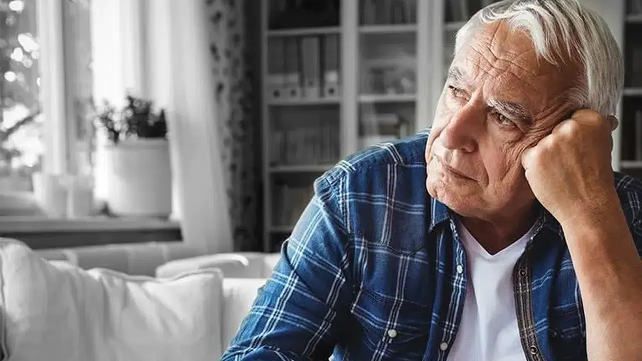 Uyku düzenindeki bu değişiklikler hafife alınmamalı: Bunama riskinde erken sinyal olabilir