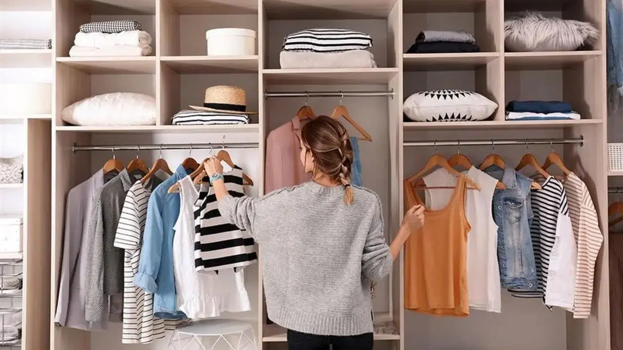 Dolaba kaldırılan kıyafetlerde asıl risk buymuş: Güve ve kokuya karşı pratik çözüm gündemde