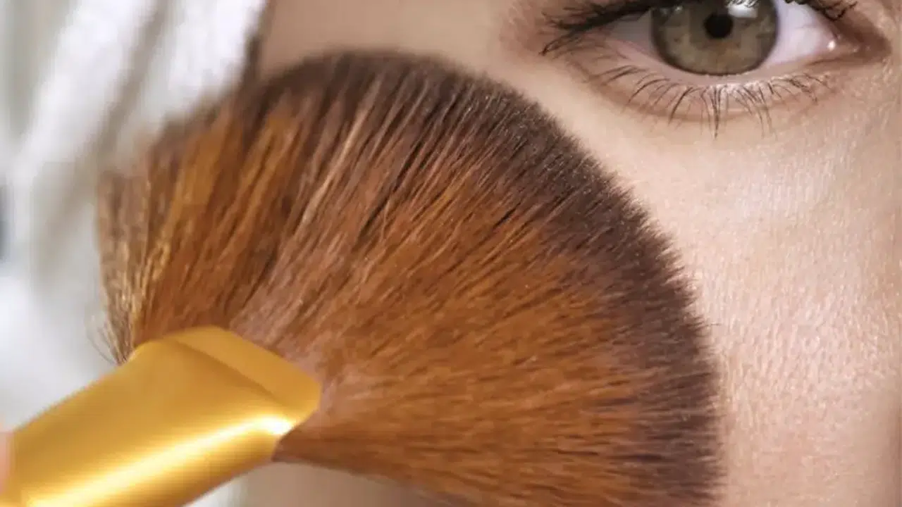 Makyaj neden çizgilere doluyor? Makyajın kalıcı olması için ürün sırası neden önemli? İşte doğru uygulama adımları