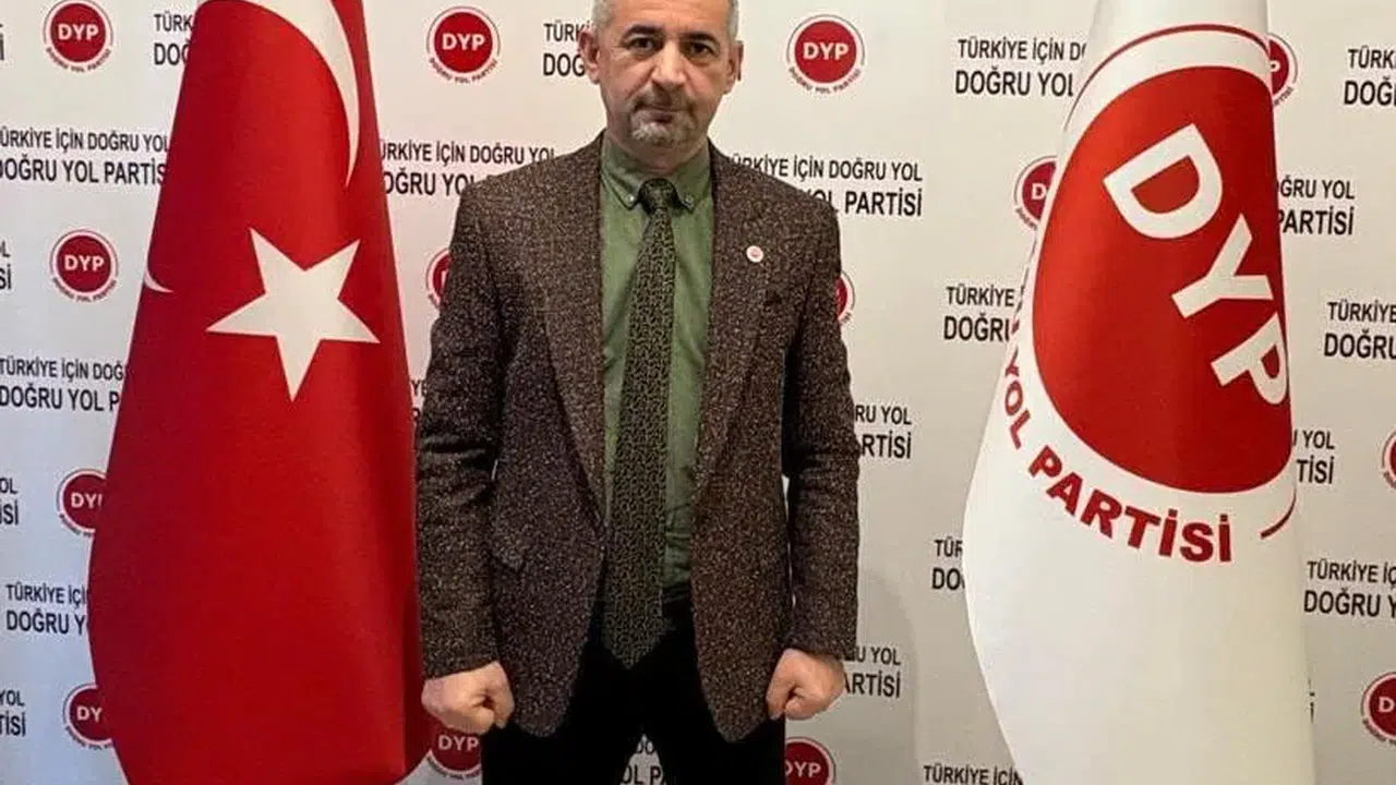 İLKAY ŞİMŞEK: BUGÜN BAYRAĞI İNDİREN, YARIN VATANI BÖLER