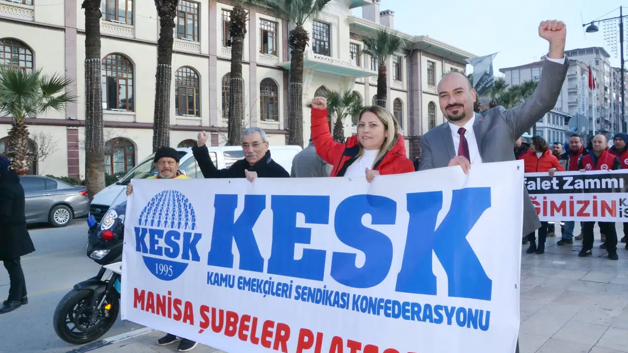 KESK Manisa’da iş bıraktı memurlar yürüdü