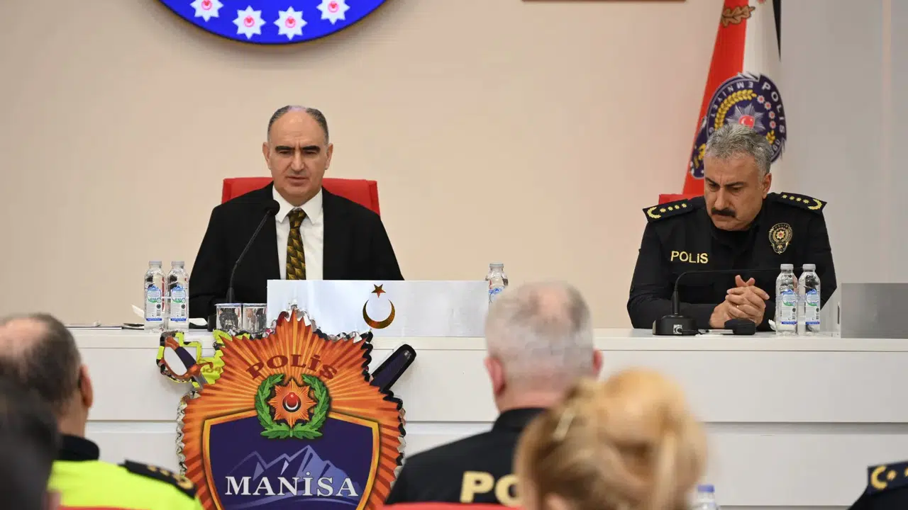 MANİSA’NIN HUZUR VE GÜVENLİĞİ İÇİN SÜRDÜRÜLEN ÇALIŞMALAR ELE ALINDI