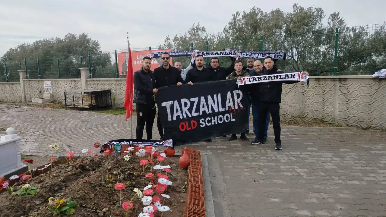 TARZANLAR GÜLŞAH DURBAY’I MEZARI BAŞINDA ANDI