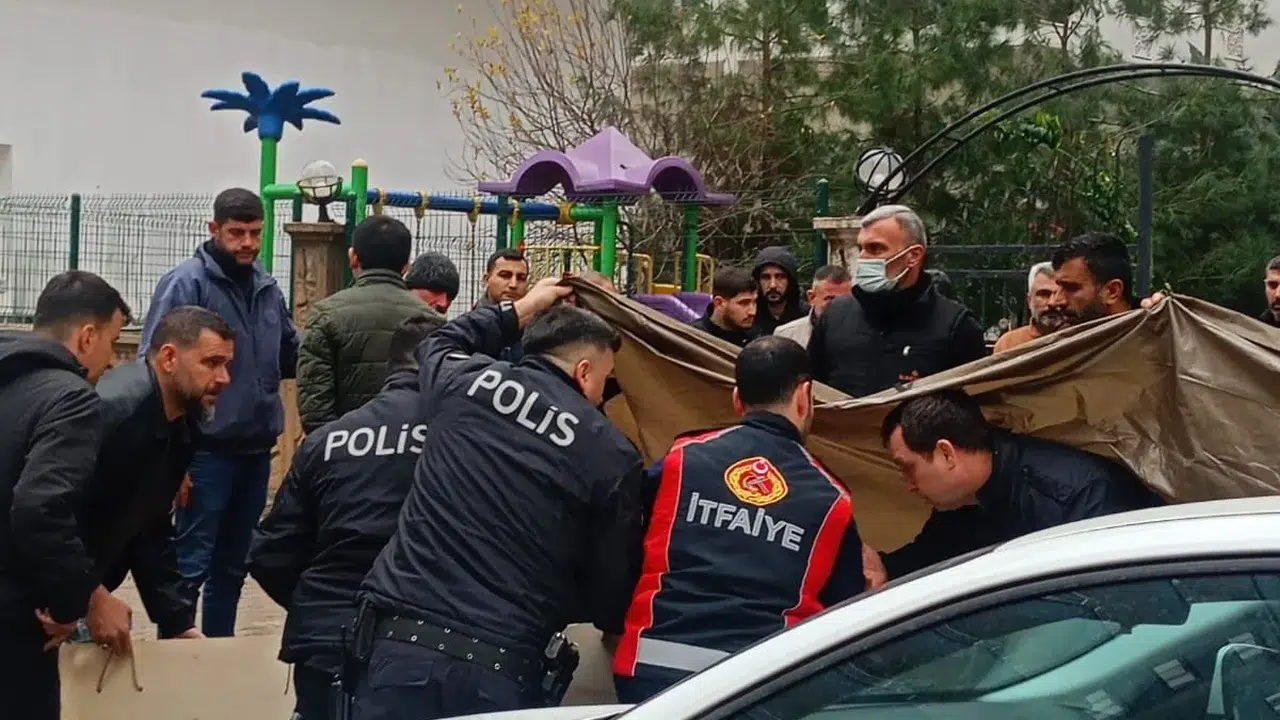 7'inci kattan düşen yaşlı kadın hayatını kaybetti